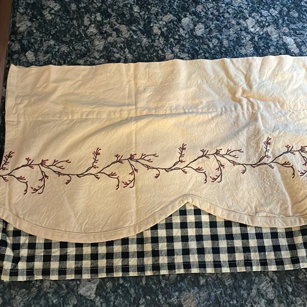 Embroidered Cream and Black Valance